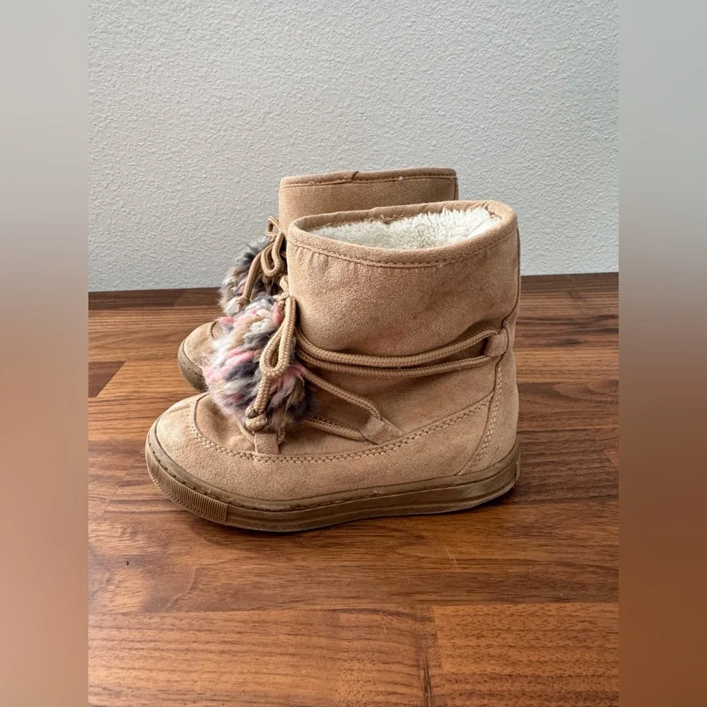 Old Navy Tan Faux Fur Lined Boots with Pom Poms - Size 9